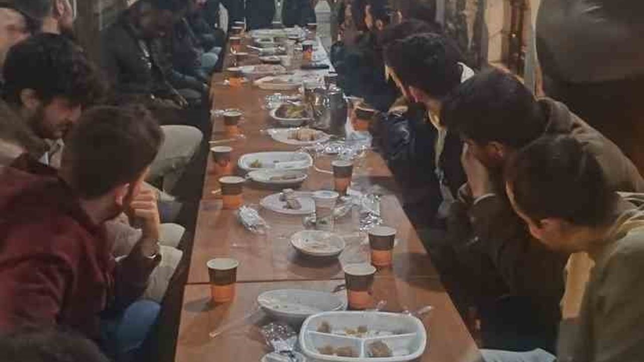 Efeler'de ADÜ Öğrencileri Nasuh Paşa Külliyesi'nde Kaynaştı