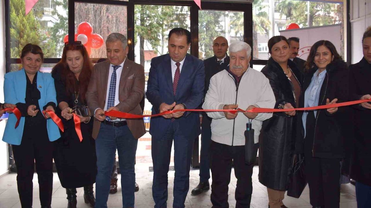 Efeler’de Şehit Yakınları ve Gazilerin Su Kabağı İşlemeciliği Sergisi