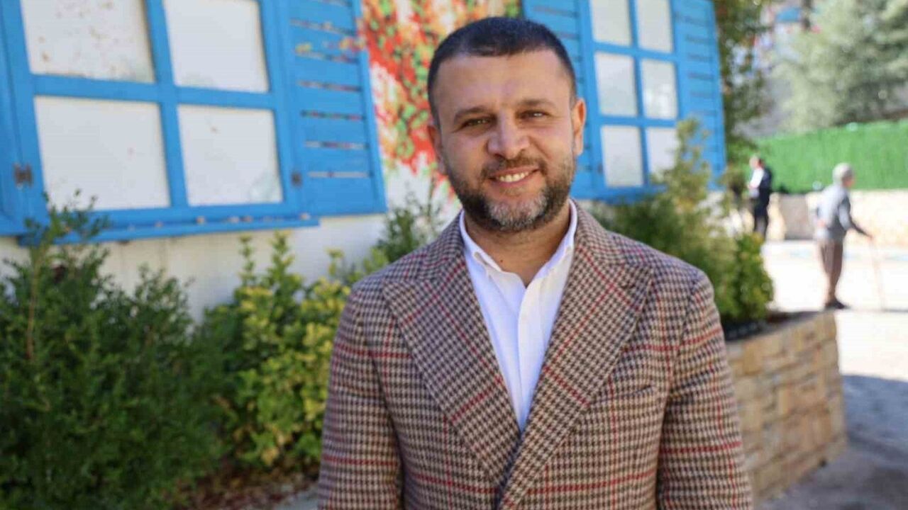 Eğil Belediyesi'nden öğrencilere günlük çay ve kek ikramı