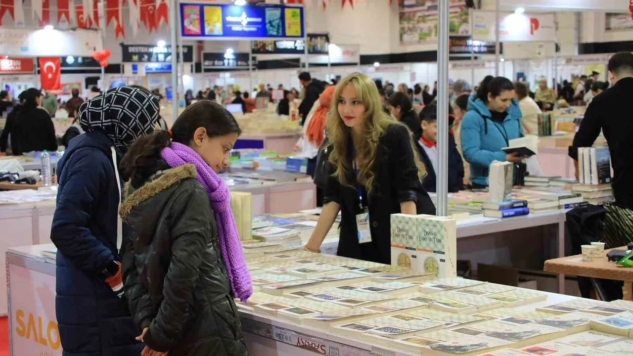 Elazığ'da 6. Kitap Fuarı sona erdi: 130 yayınevi ve 101 yazar katıldı