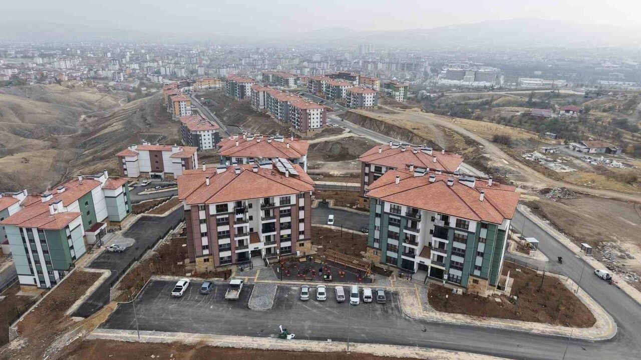 Elazığ’da 'Asrın İnşası': 12.326 Konut Hak Sahiplerine Teslim Edildi