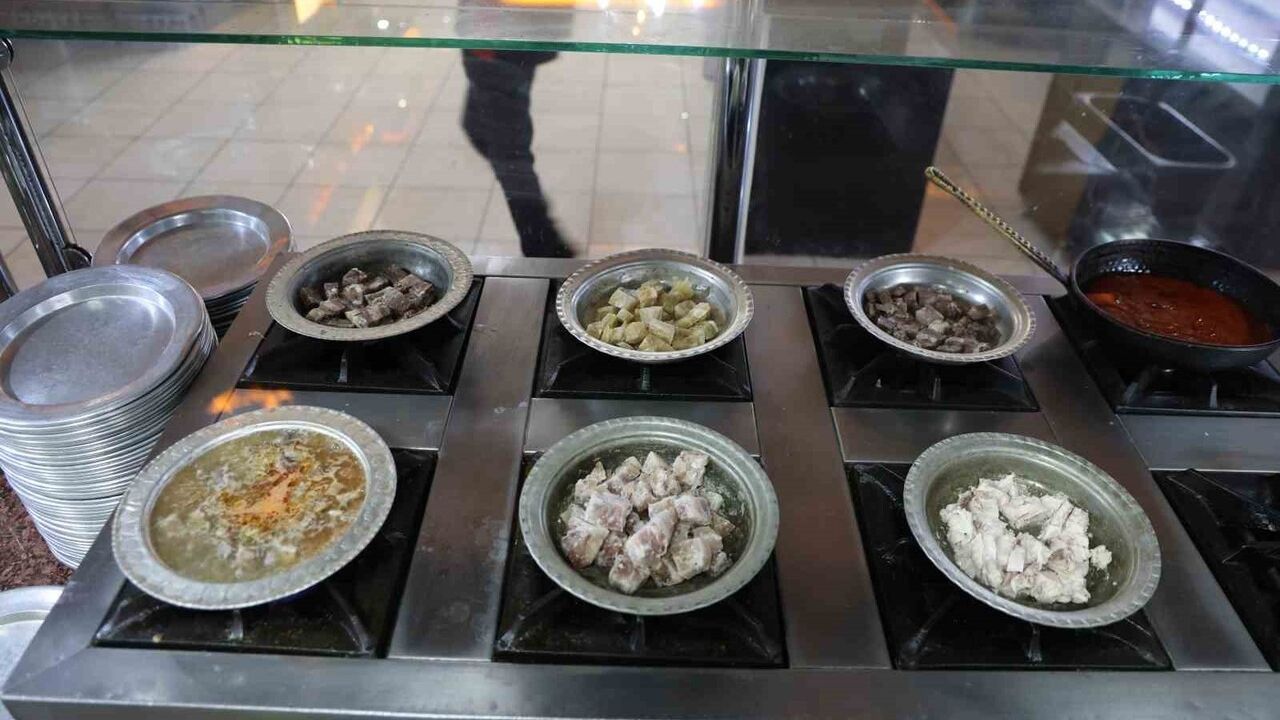 Elazığ’da kışla birlikte talep artışı: doğal antibiyotik olarak bilinen paçaya ilgi arttı