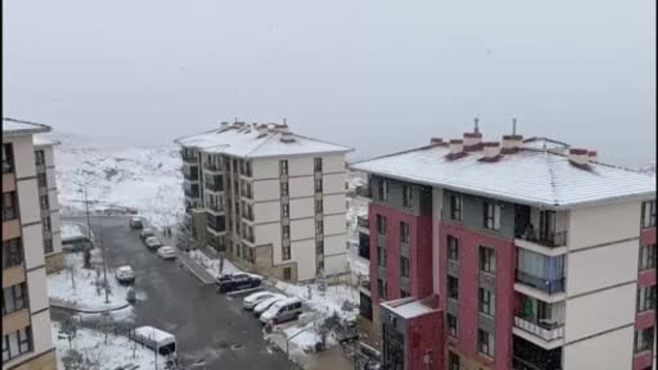 Elazığ’da Meteoroloji Uyarısı Sonrası Kar Yağışı Başladı