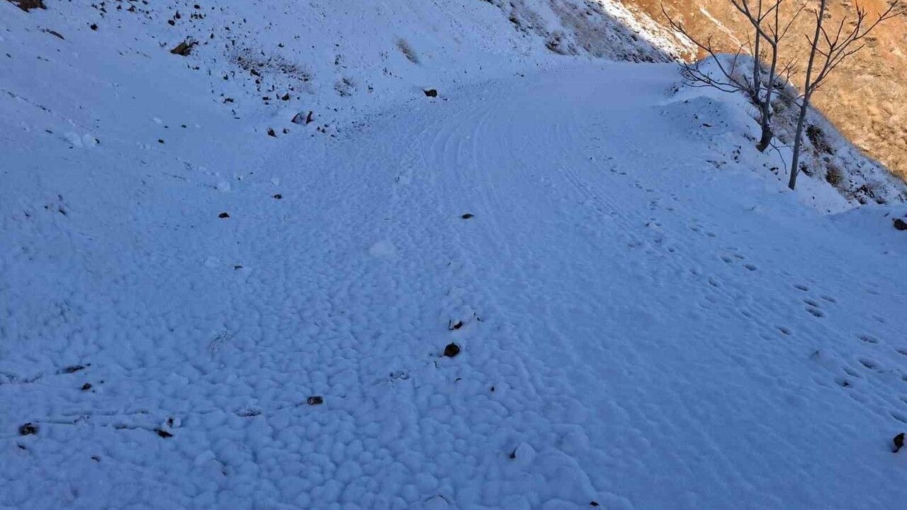 Elazığ'da mevsimin ilk karı: İl Özel İdaresi karla mücadele sezonunu başlattı