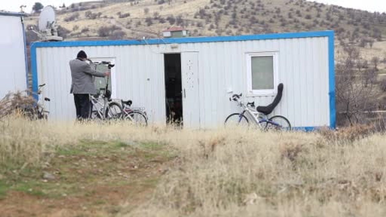 Elazığ’da sıra dışı bisiklet tasarımları: Hacı Bayram Züğürt’ün yüksek ve yatarak kullanılan modelleri