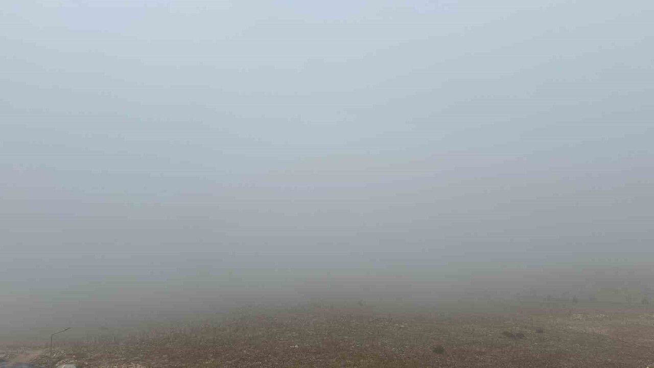 Elazığ’da sis etkisini sürdürüyor