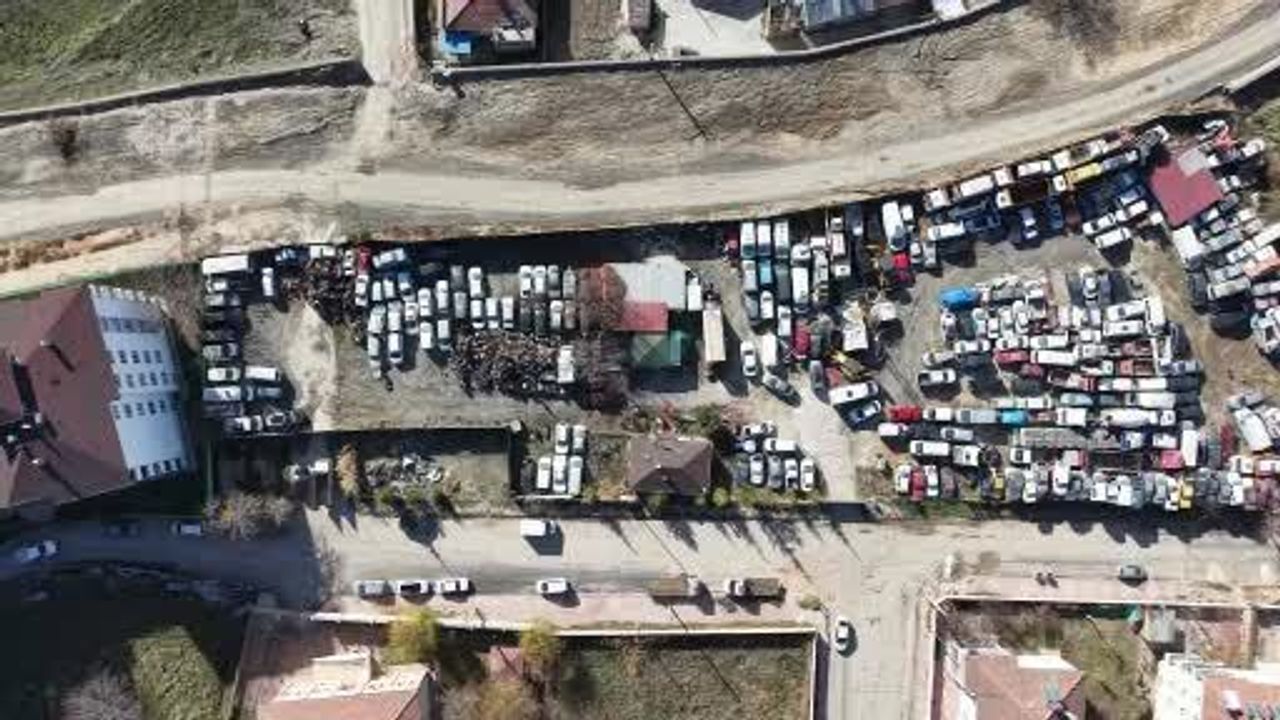 Elazığ'da yediemin otoparkında yosunlanma: 500 milyon TL'lik araç stoğu çürümeye yüz tutuyor