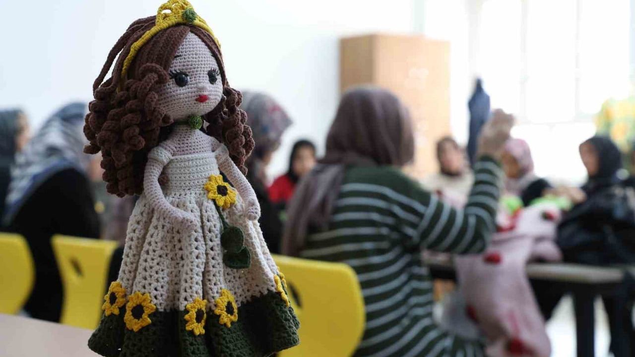 Elazığ Halk Eğitim Merkezi'nin amigurumi ve örgü kursu ürünleri İngiltere'ye ulaşıyor