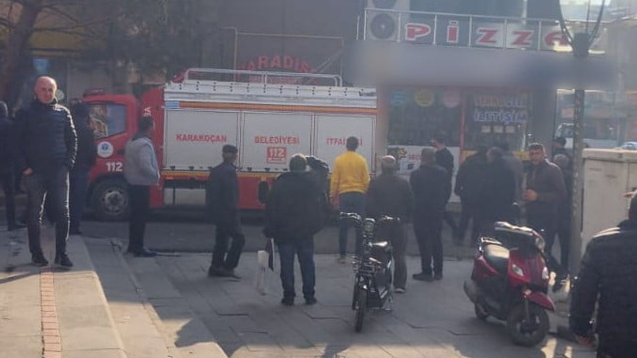 Elazığ Karakoçan'da Restoran Mutfak Yangını İtfaiye Ekiplerince Söndürüldü