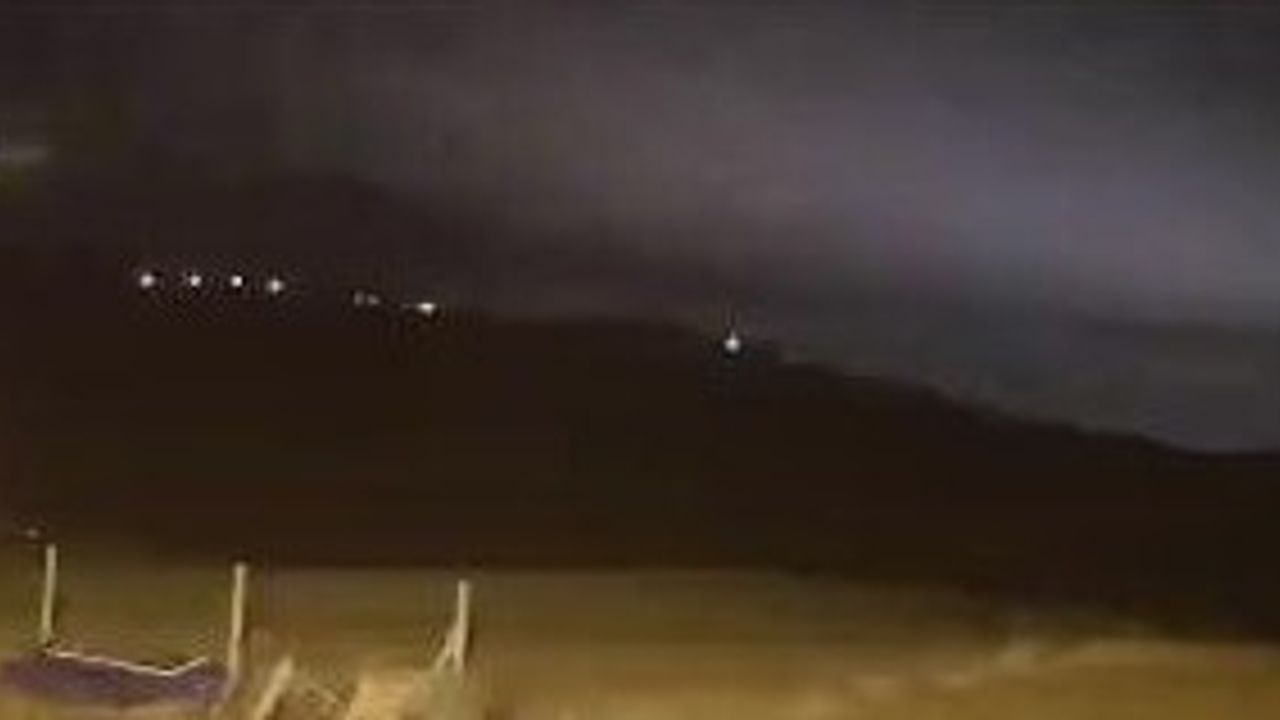 Elazığ Kurtdere'de Geminid meteorunun düşüş anı güvenlik kamerasında kaydedildi