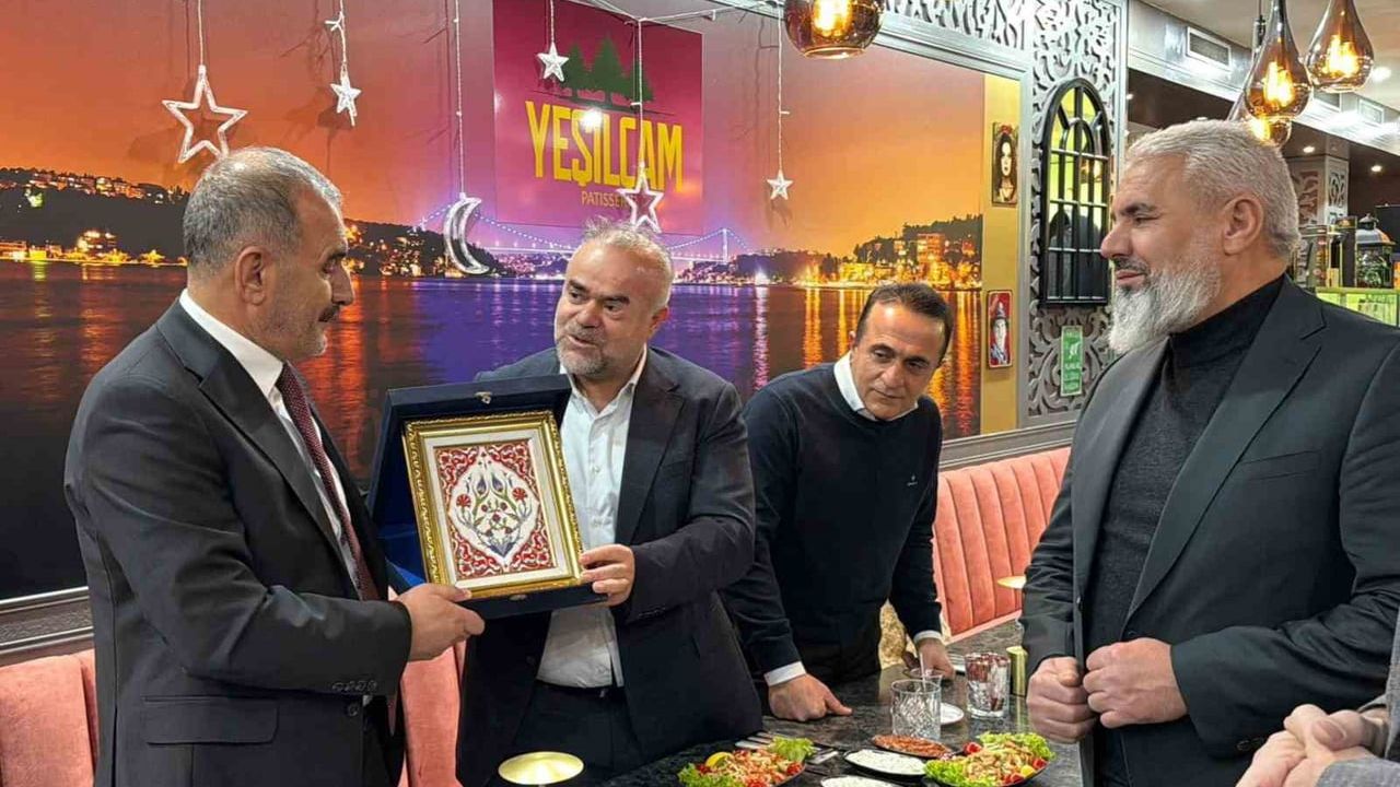 Elazığ TSO Başkanı İdris Alan, Hollanda'daki Elazığlı iş insanlarıyla buluştu