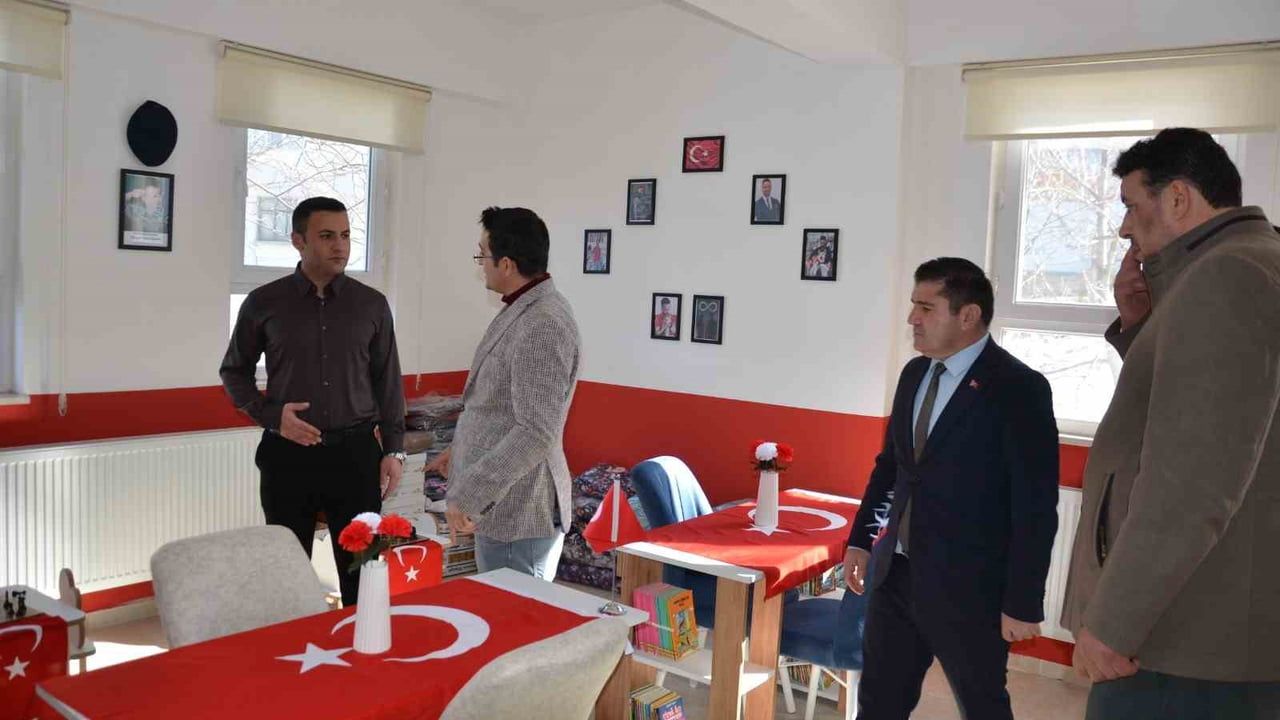 Emet Kaymakamı Mehmet Alperen Başkapan Günlüce Köyünde Kurum ve Vatandaşlarla Bir Araya Geldi