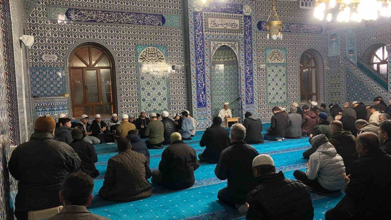 Emet'te Recep Ayı Sakal-ı Şerif Ziyareti Yoğun Katılımla Gerçekleşti