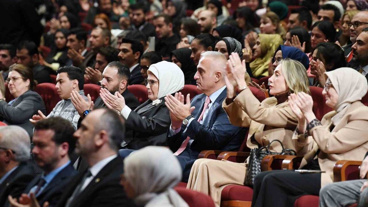 Emine Erdoğan Beştepe'de 'Hind Rajab’ın Sesi' filmini izledi