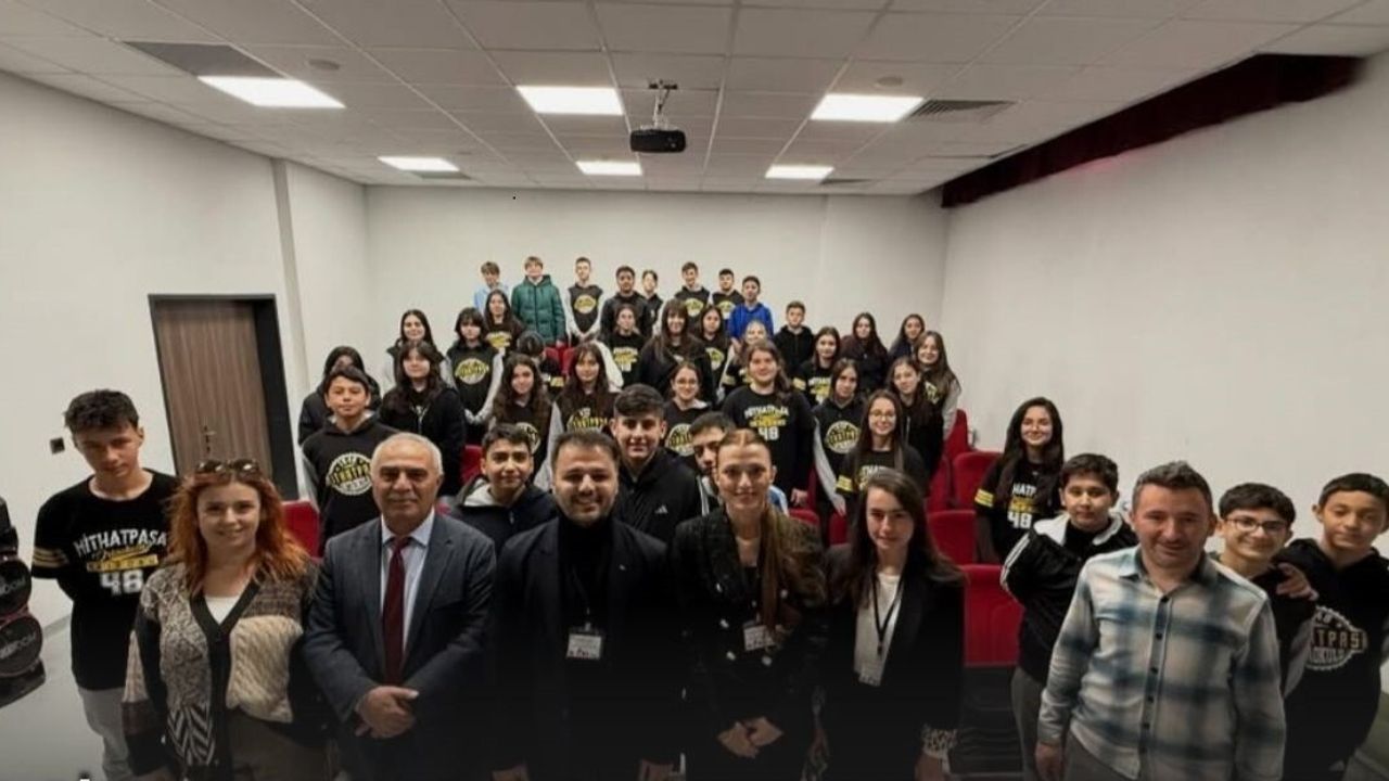 Emirdağ Mithatpaşa Ortaokulu'nda 'Bilim Odaklı Buluşma' — Erasmus+ HORIZON-HEALTHCARE kapsamında akademisyenlerle seminer