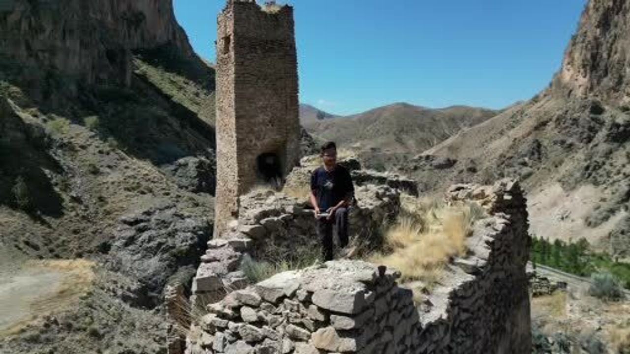 Engüzekkapı Kalesi: Uzundere'de Bin Yıllık Miras Ziyaretçilerini Bekliyor