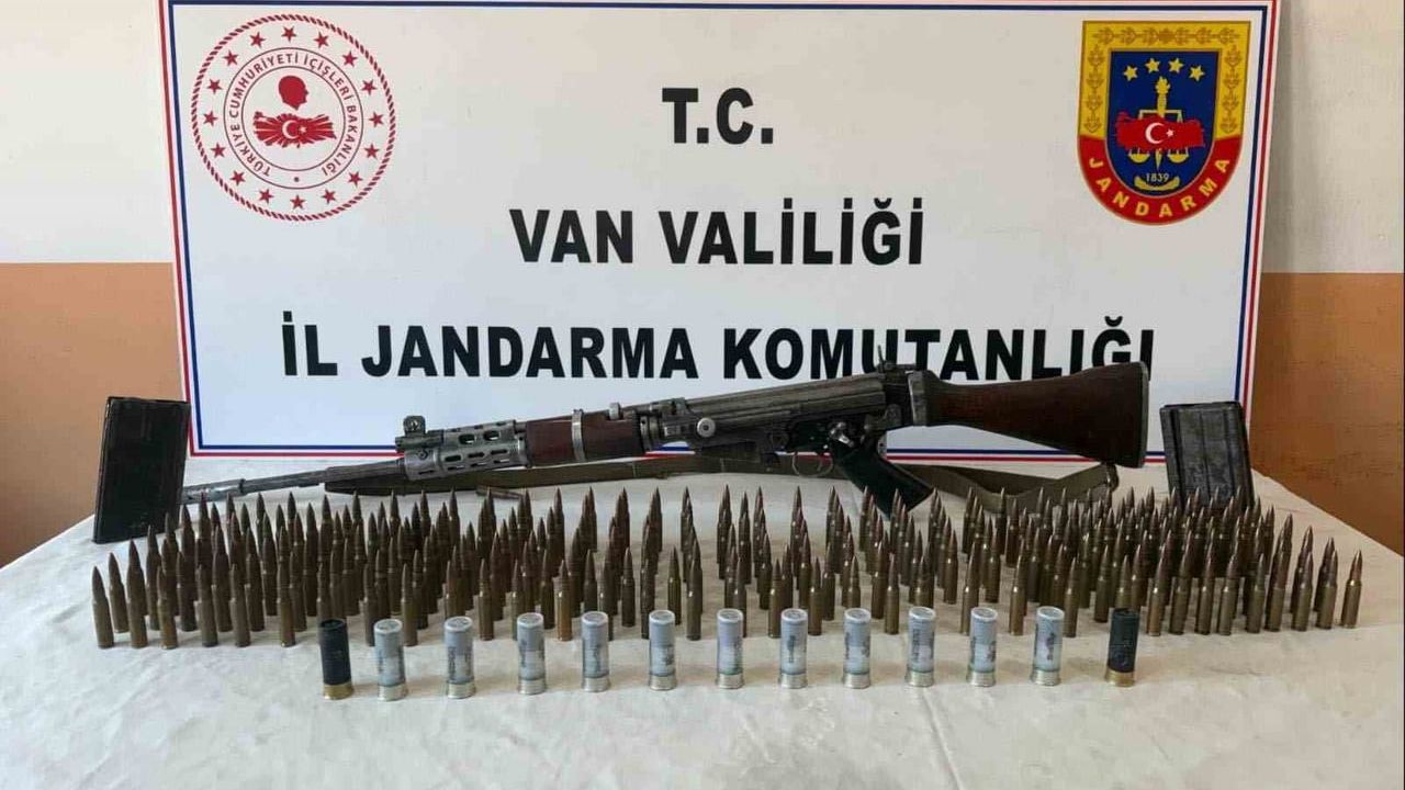 Erciş'te Belçika yapımı FN Fal uzun namlulu piyade tüfeği ele geçirildi