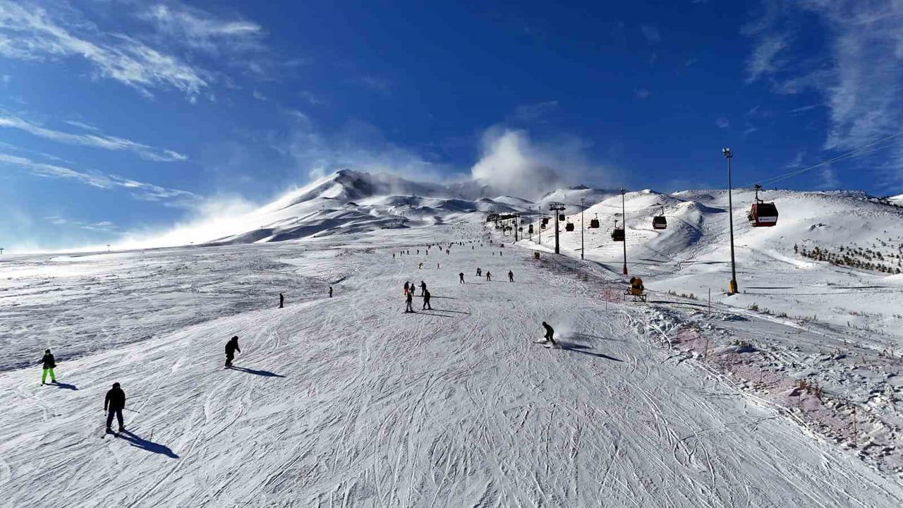Erciyes Kayak Merkezi'nde yılbaşı doluluk oranı yüzde 100