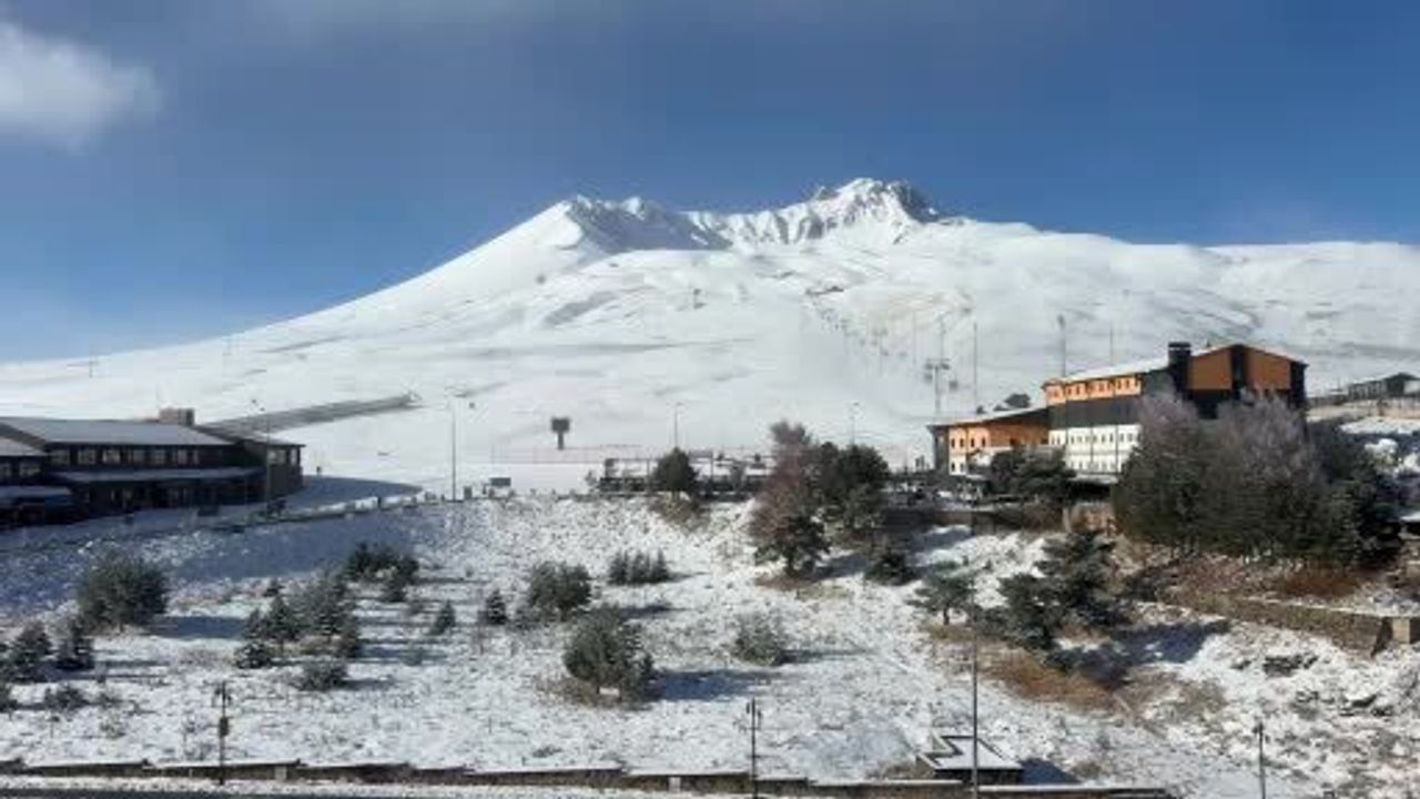 Erciyes, Türkiye'nin en gelişmiş yapay karlama sistemiyle sezonu uzatıyor