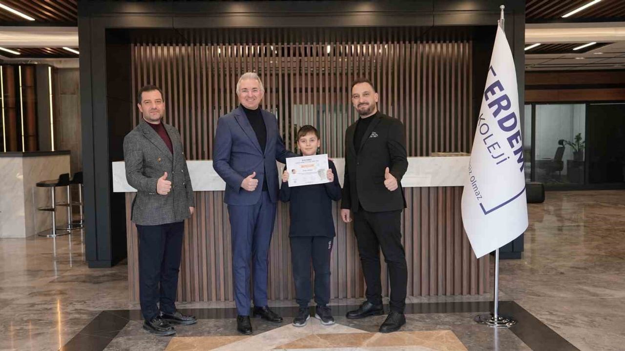 Erdem Koleji öğrencisi Eren Yelden, Bilge Kunduz Uluslararası Etkinliğinde ilk %10'da