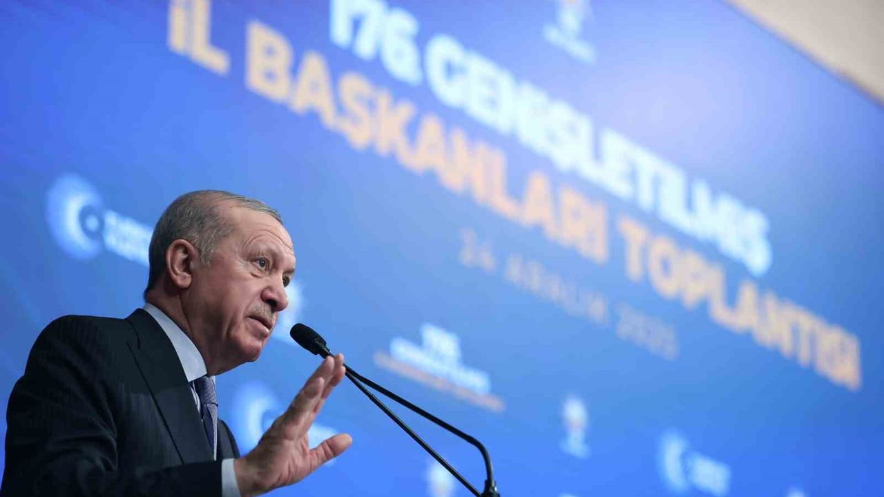 Erdoğan: Filistinlilerin kanı elinde olanların hadsizliği bizim nazarımızda 'teneke tıngırtısı'dır; AK Parti'ye saha talimatı