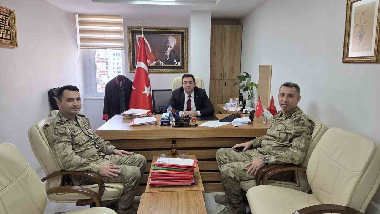 Ergani Sulh Ceza Hakimi Ertan Tosunoğlu, Tabur ve İlçe Jandarma Komutanlarını Ağırladı