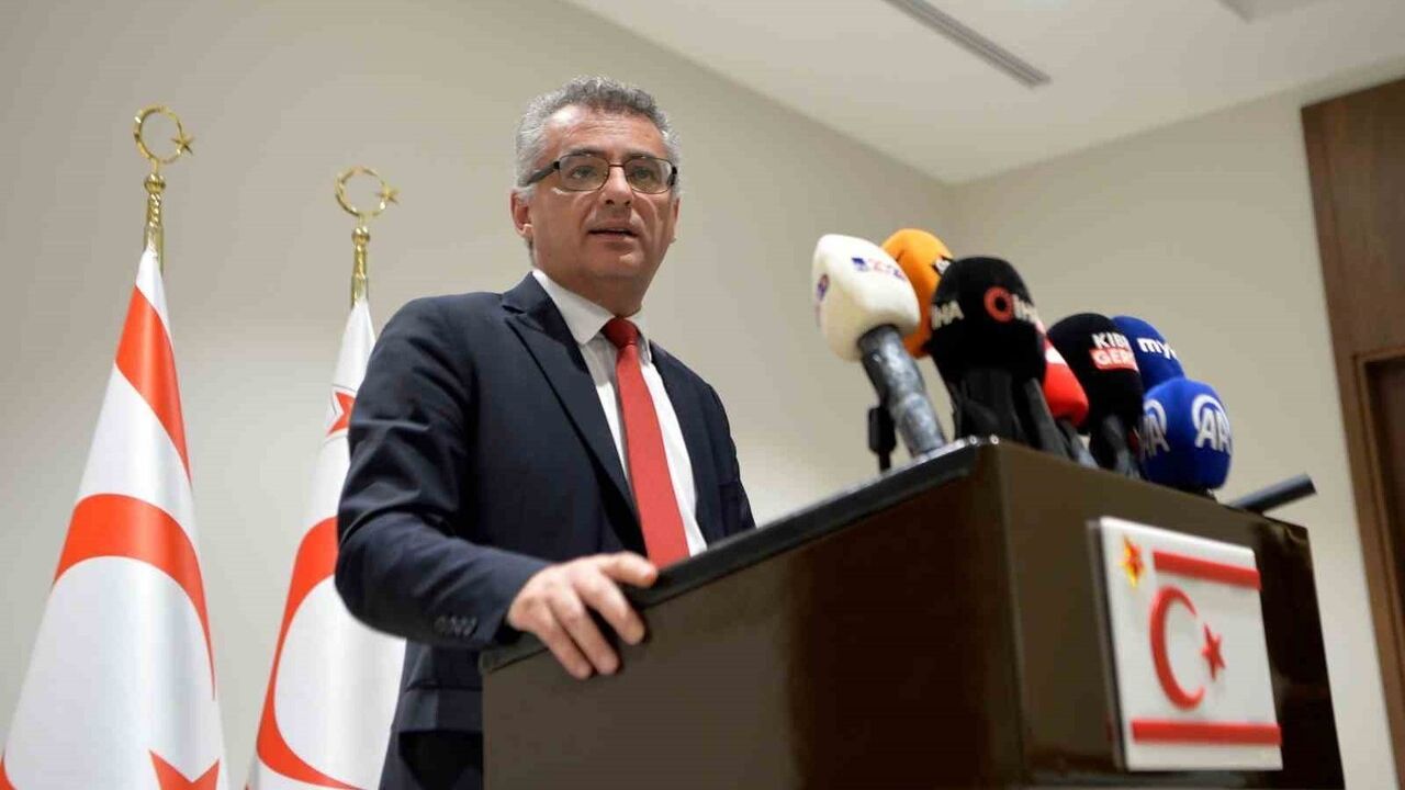 Erhürman: Kapsamlı Kıbrıs Müzakereleri İçin Dört Maddelik Metodoloji Şartı — Hellim ve Geçiş Kapılarında Sınırlı İlerleme