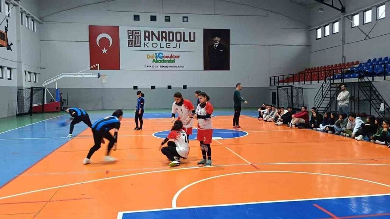 ERÜ öğrencilerinden görme engelli sporcularla Goalball tanıtımı ve dostluk etkinliği