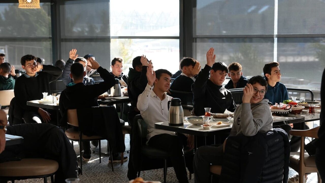 Erzincan'da 'Biz Bir Aileyiz' Projesi Kapsamında Lise Buluşması