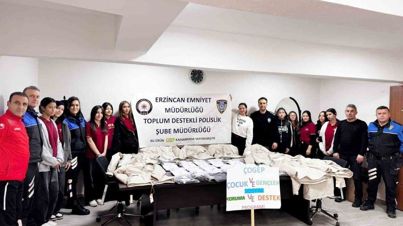 Erzincan'da ÇOGEP kapsamında 24 öğrenciye kayak ve drama kursu desteği