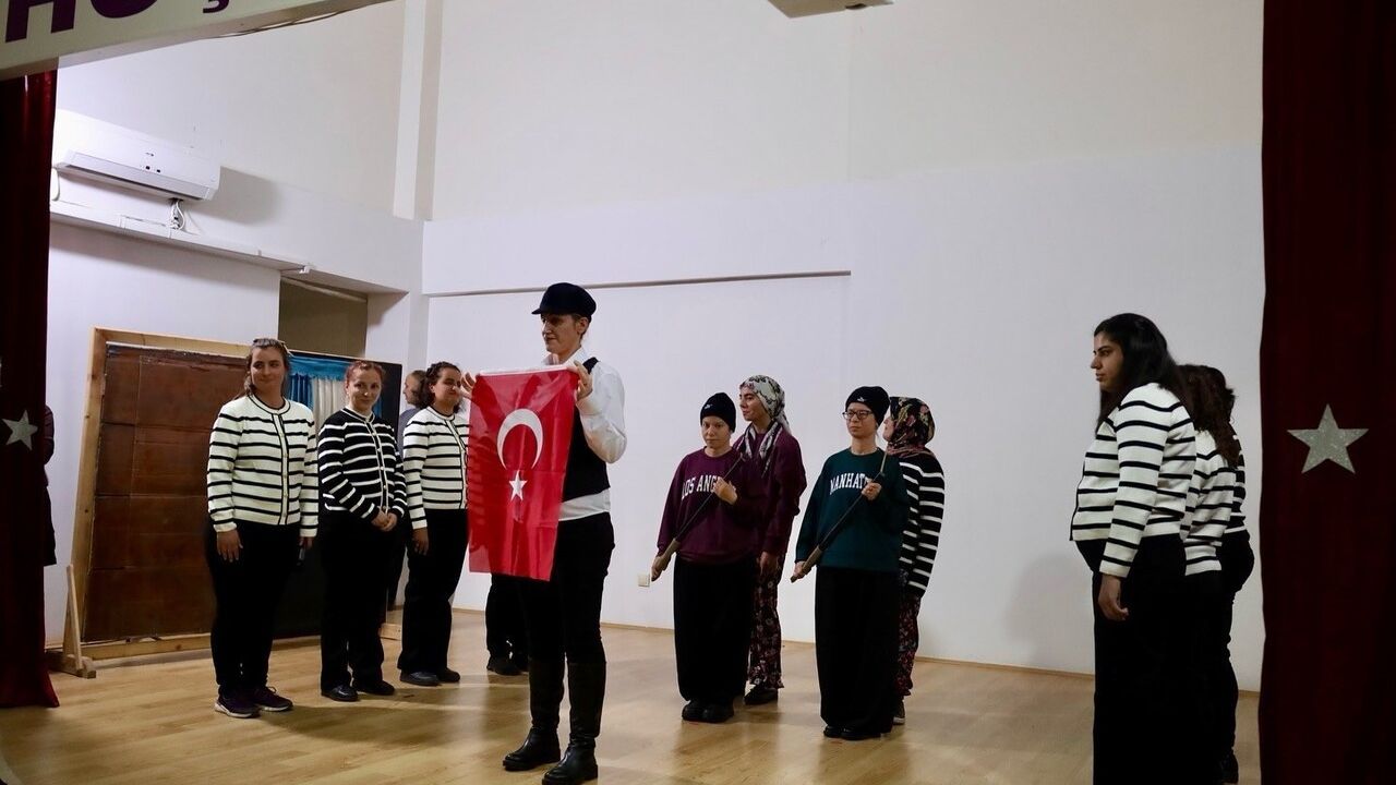 Erzincan'da engelsiz kızlar Dünya Engelliler Günü etkinliğinde sahne aldı