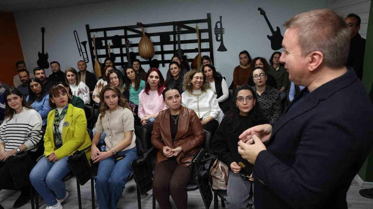 Erzincan'da Öğretmenlerin Kültür ve Sanat Buluşması: Maarif Korusu Vali Aydoğdu tarafından izlendi