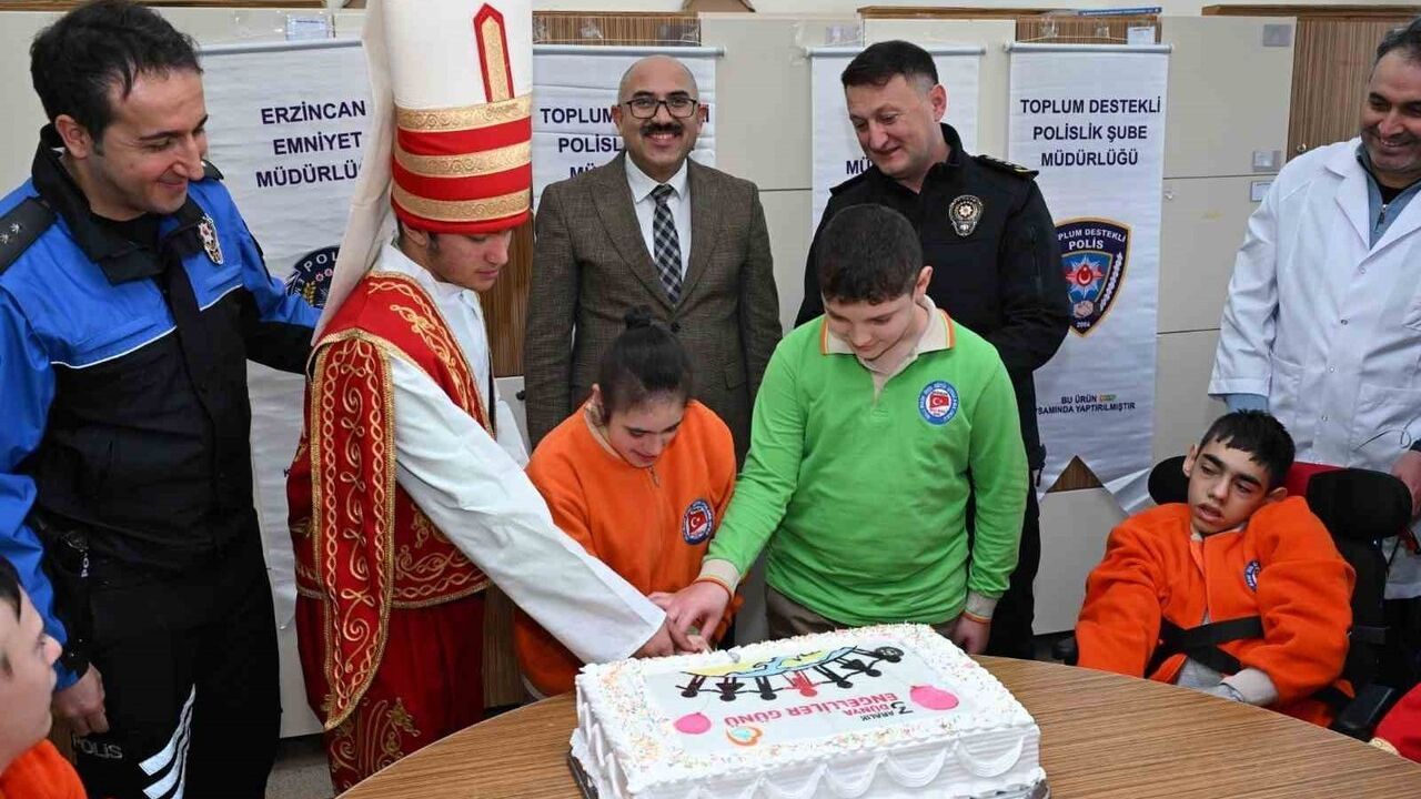 Erzincan Emniyet Müdürlüğü'nden Dünya Engelliler Günü'nde Özel Gereksinimli Çocuklara Yönelik Etkinlik