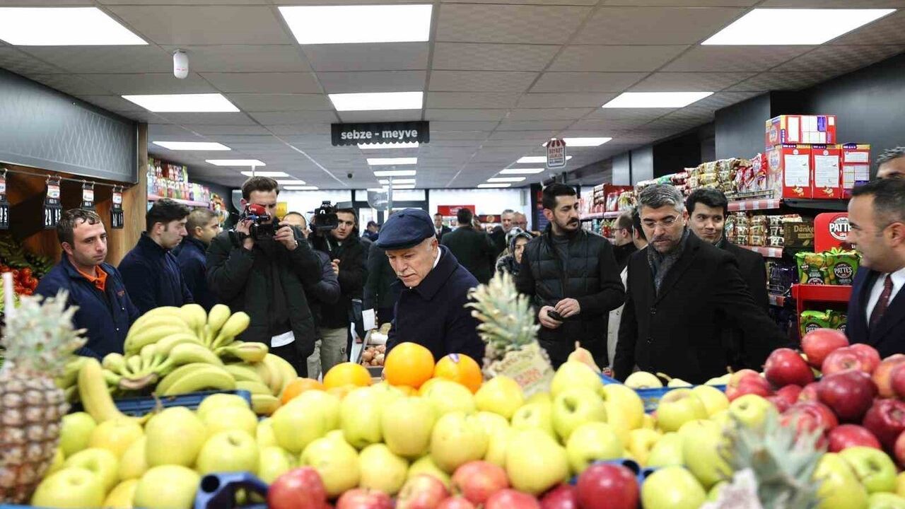 Erzurum Büyükşehir’in 10. Halk Pazarı Vaniefendi Şubesi Açıldı