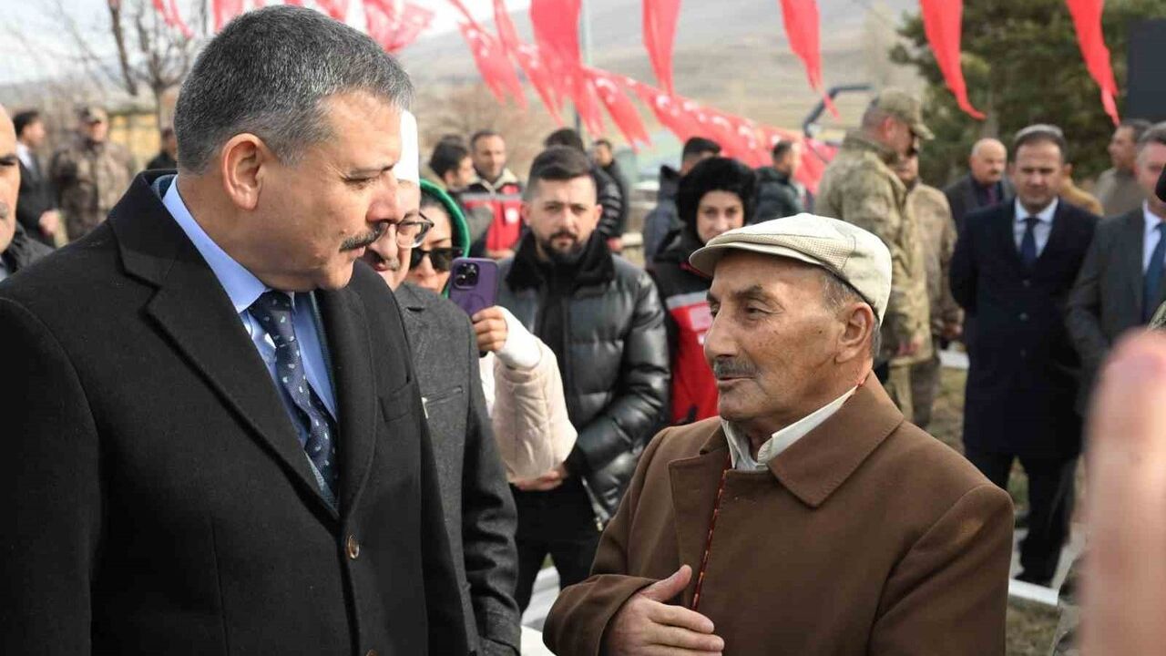 Erzurum'da 1966 koğuş yangınında şehit düşen 65 asker 59. yılında anıldı