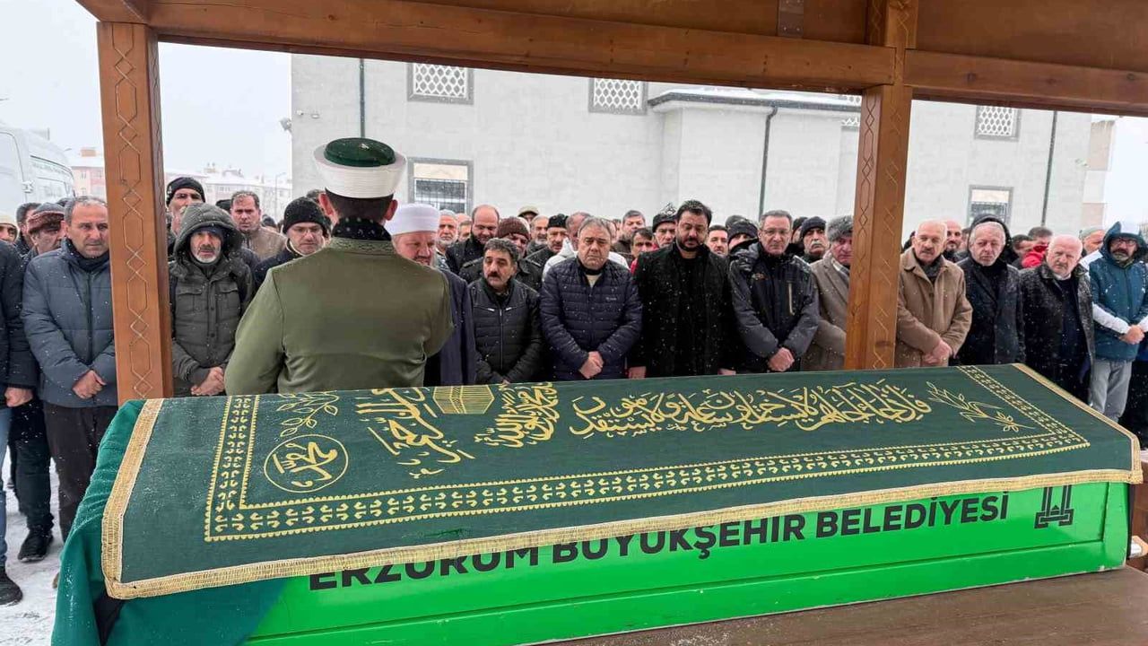 Erzurum'da Karaca ve Aydın ailelerinin acı günü: Hacı Saniye Aydın uğurlandı