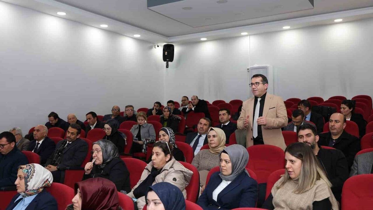Erzurum'da Süleyman Ekici'nin Katılımıyla Özel Okul Yöneticileri Değerlendirme Toplantısı