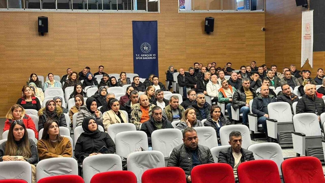 Erzurum Gençlik ve Spor İl Müdürlüğü özel güvenlikçilerle değerlendirme toplantısı yaptı