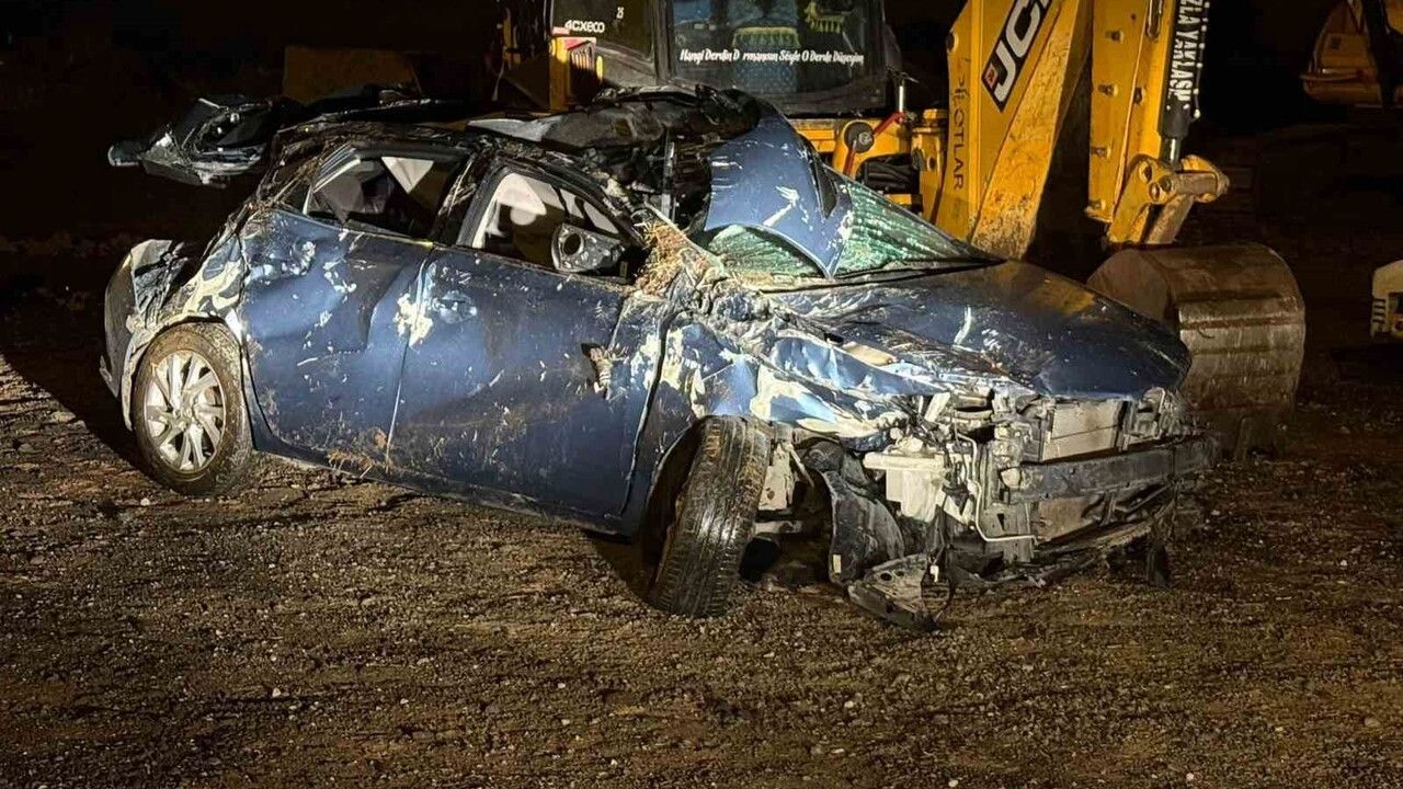 Erzurum’un Karayazı ilçesinde trafik kazası: 3 öğretmen yaralandı