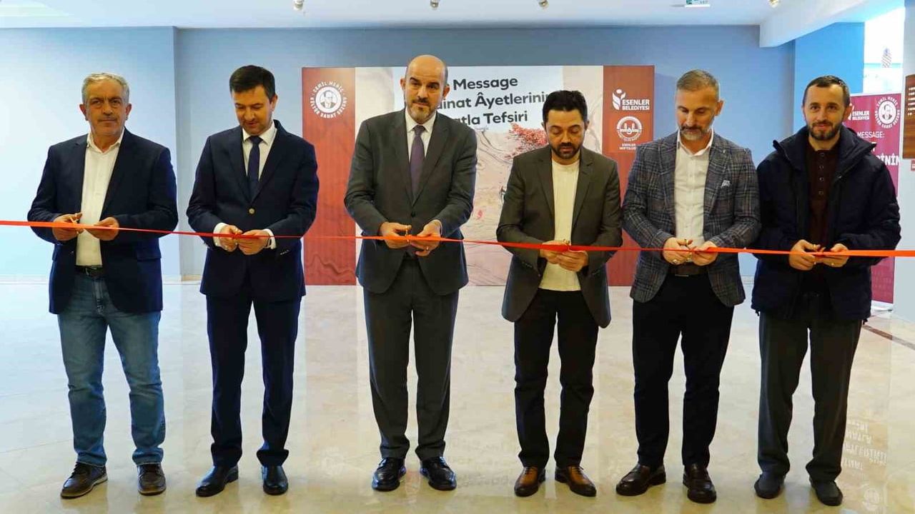 Esenler'de "The Message: Kainat Ayetlerinin Sanatla Tefsiri" sergisi Dr. Kadir Topbaş Kültür Sanat Merkezi'nde