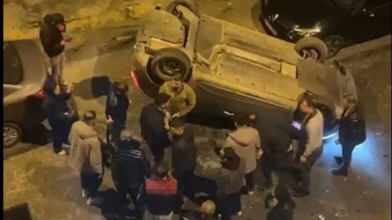 Esenyurt'ta iddia edilen alkollü sürücü park halindeki araca çarpıp takla attı