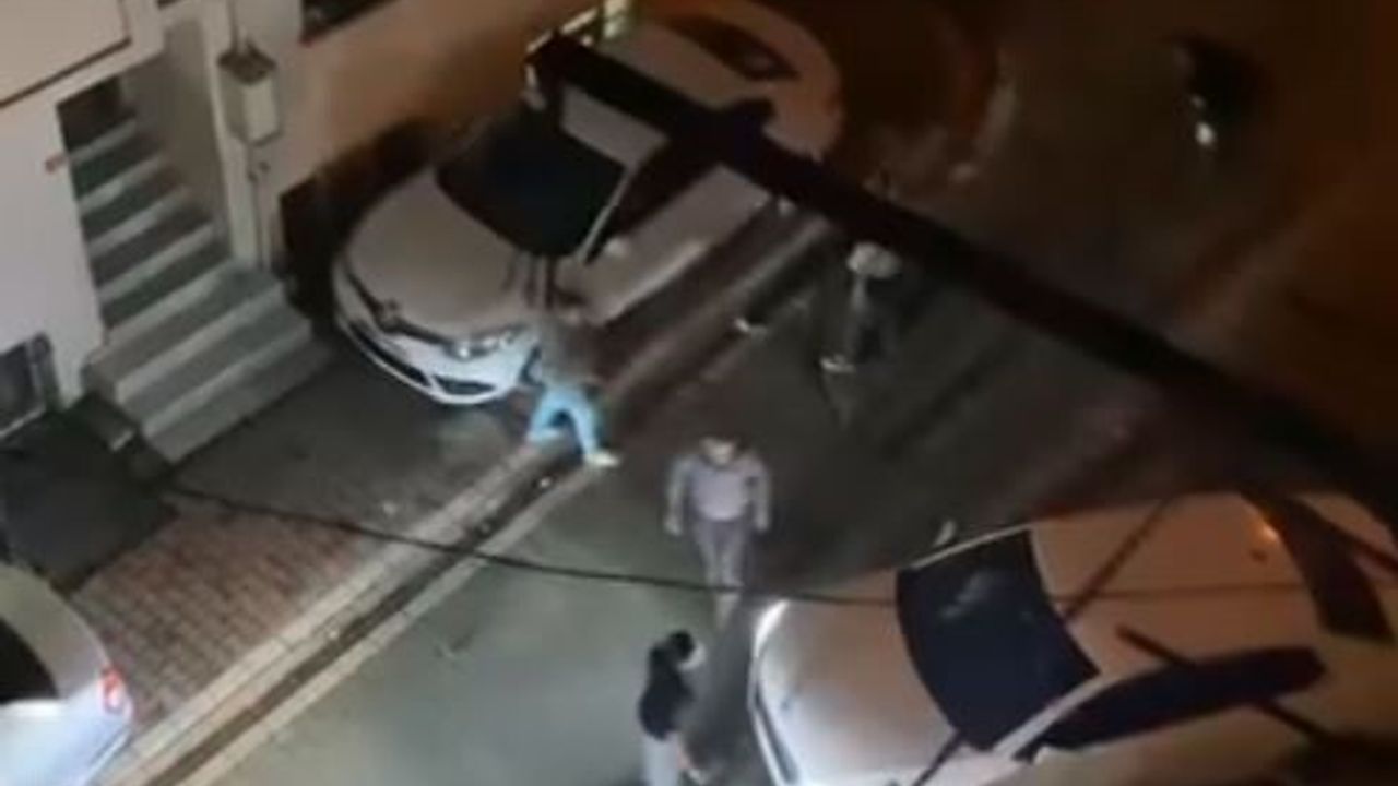 Esenyurt'ta park yeri tartışması sopalı kavgaya dönüştü — polis müdahalesi kamerada