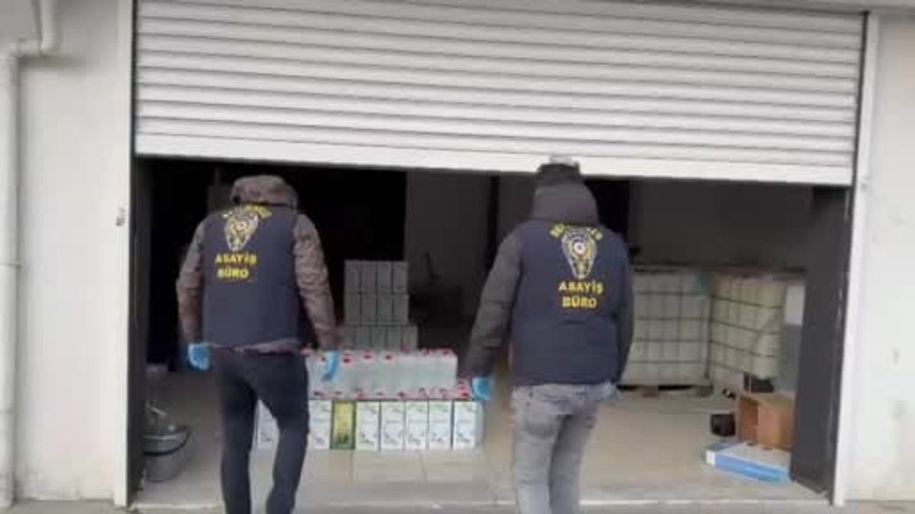 Esenyurt ve Beylikdüzü'nde yılbaşı öncesi operasyon: 3 bin litre kaçak alkol ele geçirildi