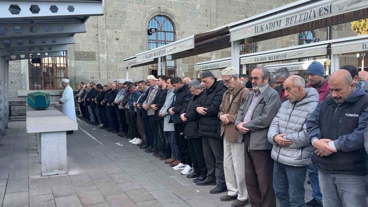 Eşi ve çocuğunu öldürmekle suçlanan Dr. Serdar Kıyak, Elazığ cezaevinde intihar etti; cenazesi Samsun’da defnedildi