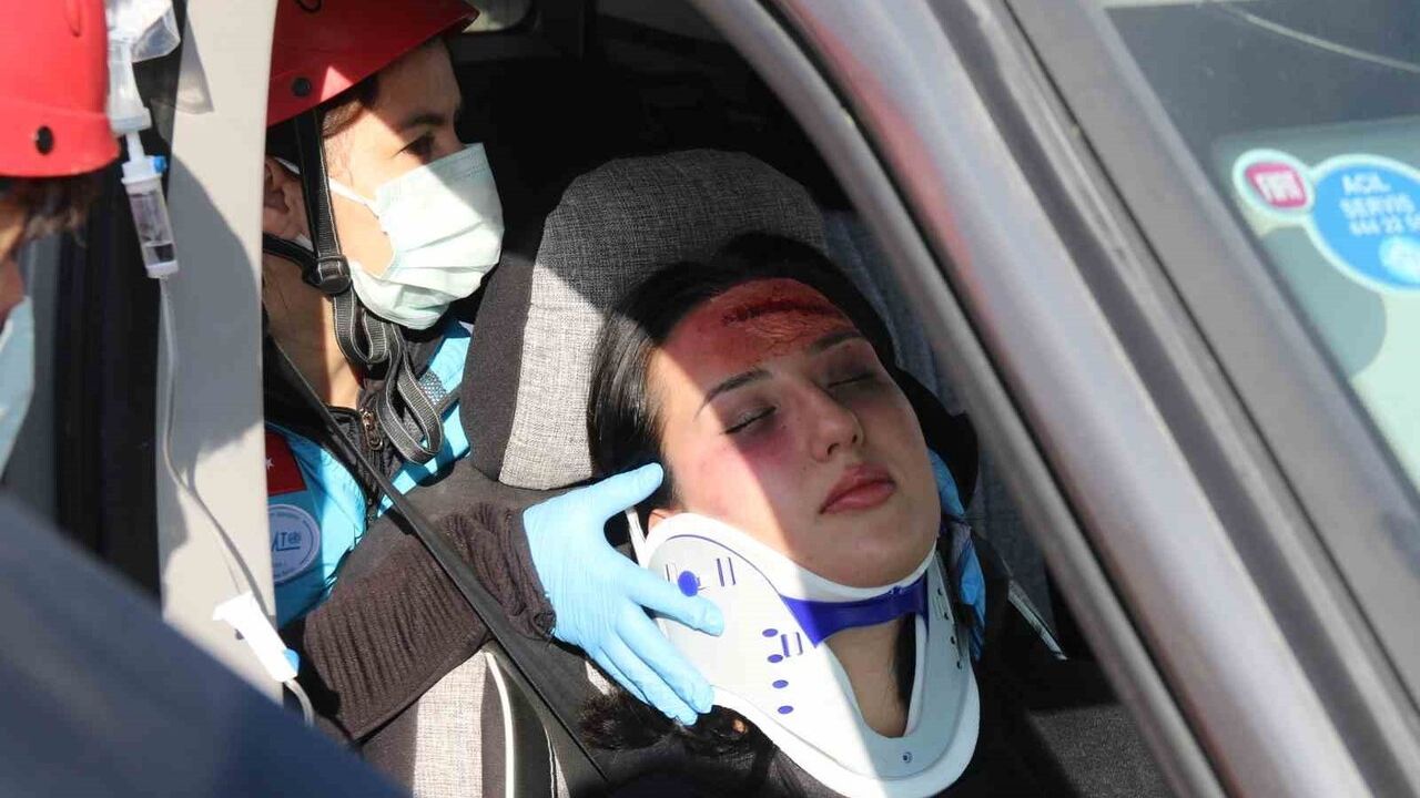 Eskişehir'de 26 personel ve 9 araçla kaza tatbikatı