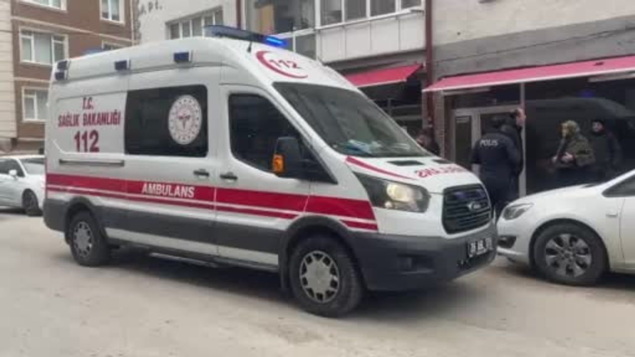 Eskişehir'de darp edilip iki kolundan bıçaklanan kişi hastaneye kaldırıldı; failler aranıyor