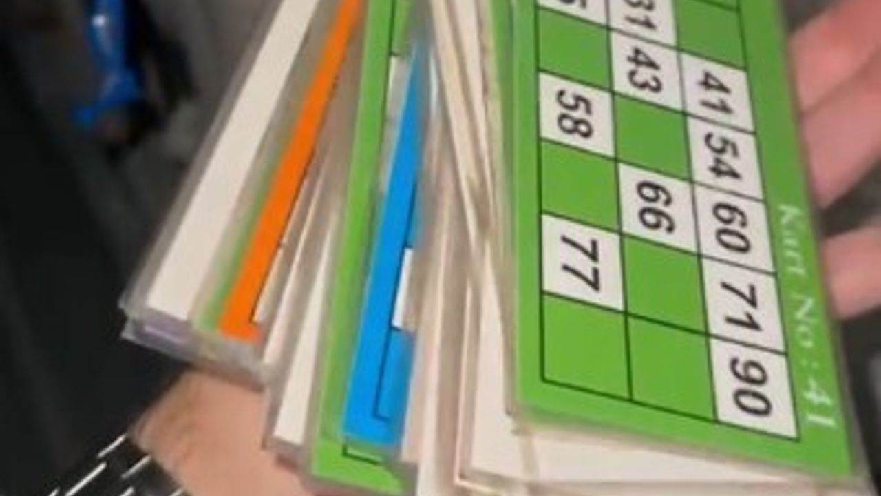 Eskişehir'de dernek içindeki kumarhaneye baskın: 40 kişiye 369.880 TL ceza