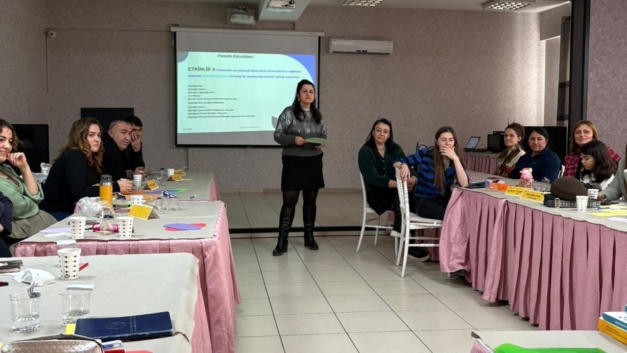 Eskişehir'de "Felsefe ve Düşünce Akademisi" atölyesi düzenlendi