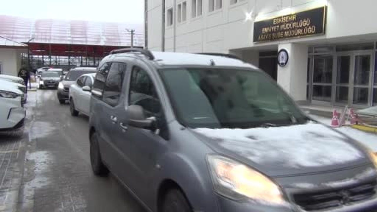 Eskişehir'de günübirlik kiralık evlere polis denetimi: 3 işletmeye KBS eksikliği nedeniyle ceza