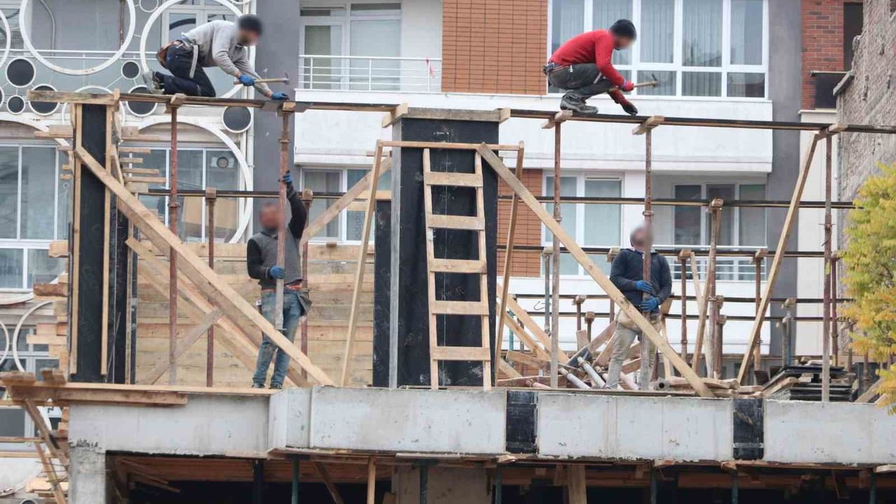 Eskişehir'de iki inşaatta iş güvenliği önlemleri alınmadı